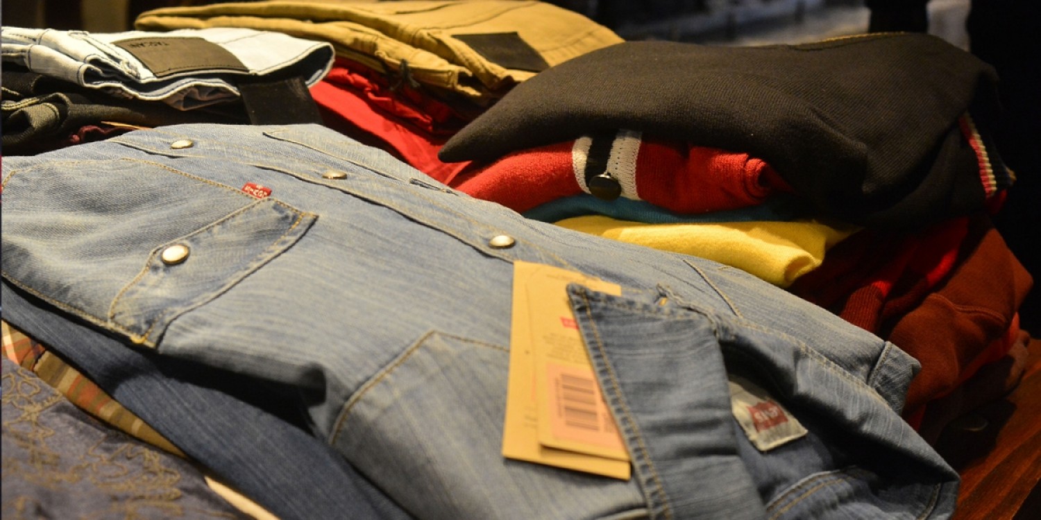 THE JEANS STORE